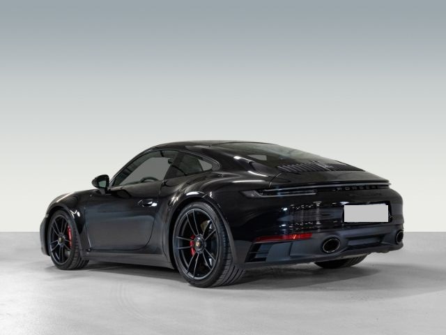 Porsche 992 911 Carrera 4 GTS