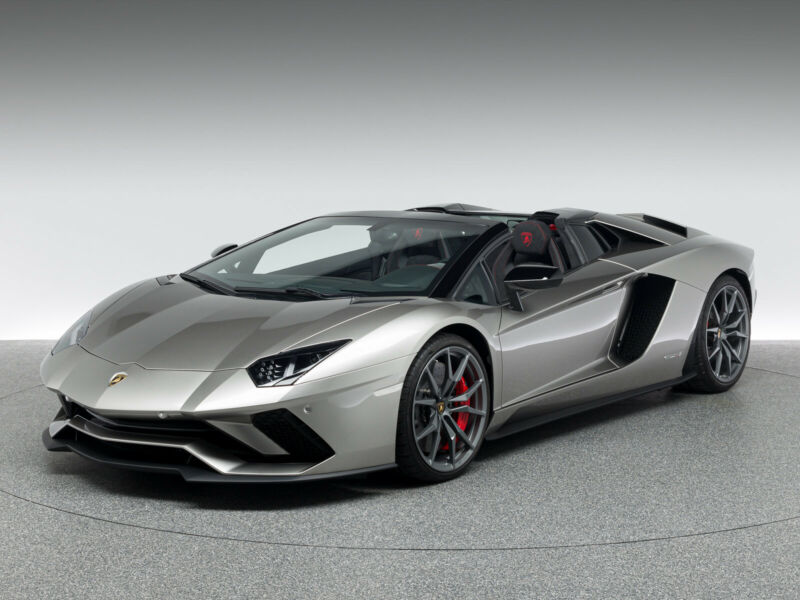 Lamborghini Aventador S Roadster LP740-4