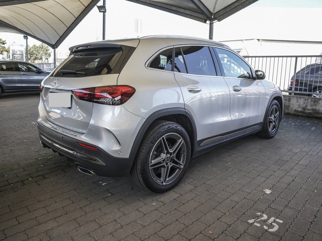 Mercedes-Benz GLA 250 4M AMG