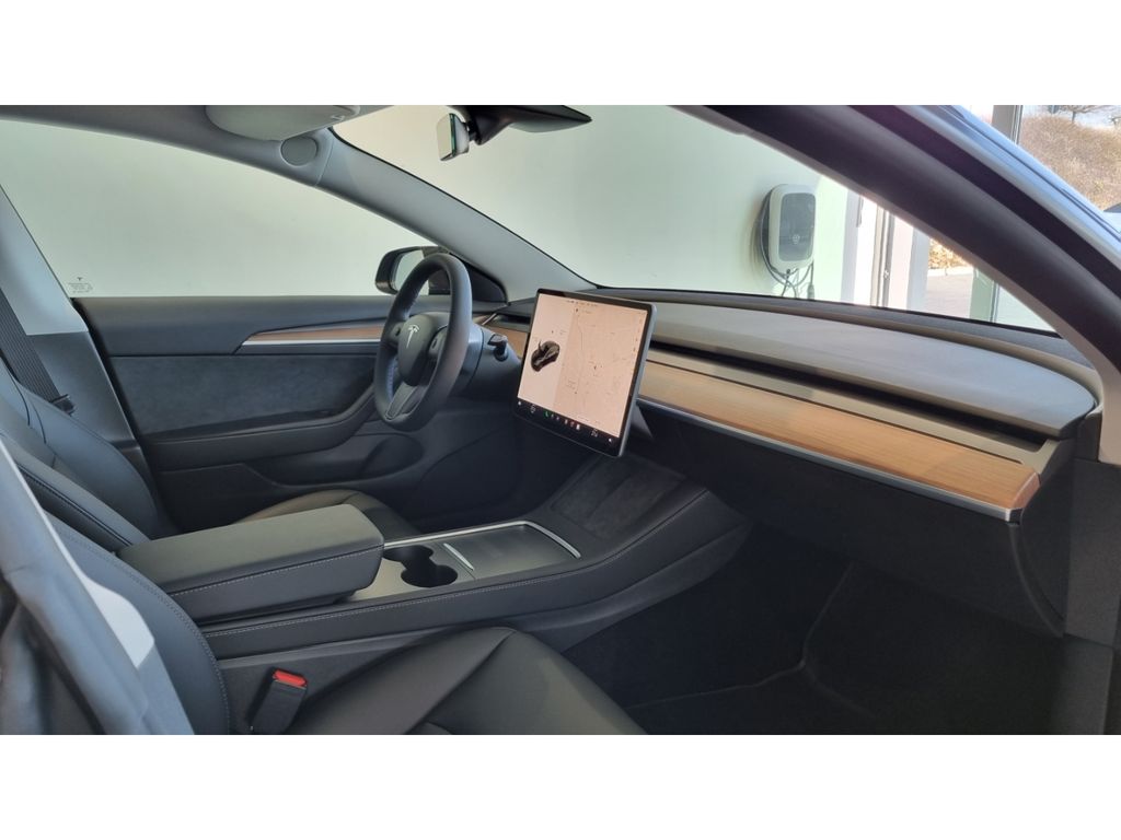 Tesla Model 3 Long Range Dual AWD