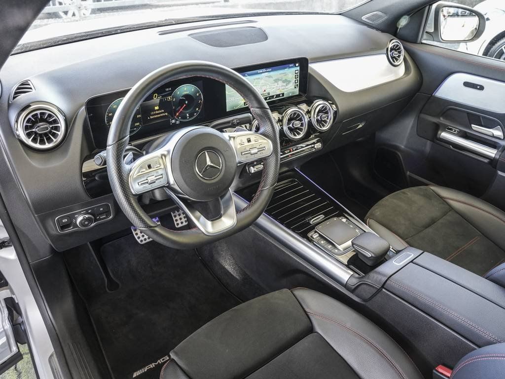 Mercedes-Benz GLA 250 4M AMG