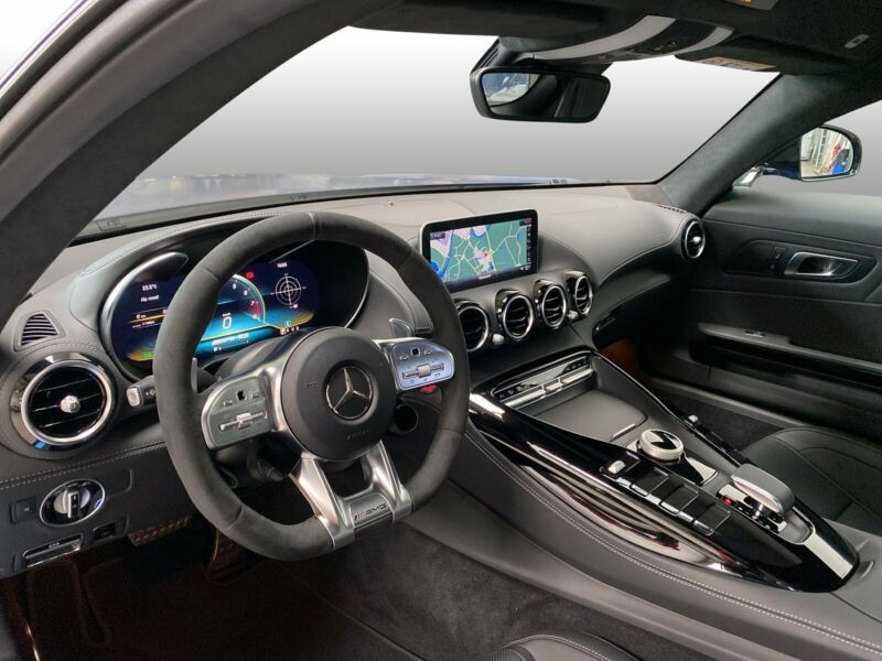 Mercedes-Benz AMG GT C Roadster thumbnail 2