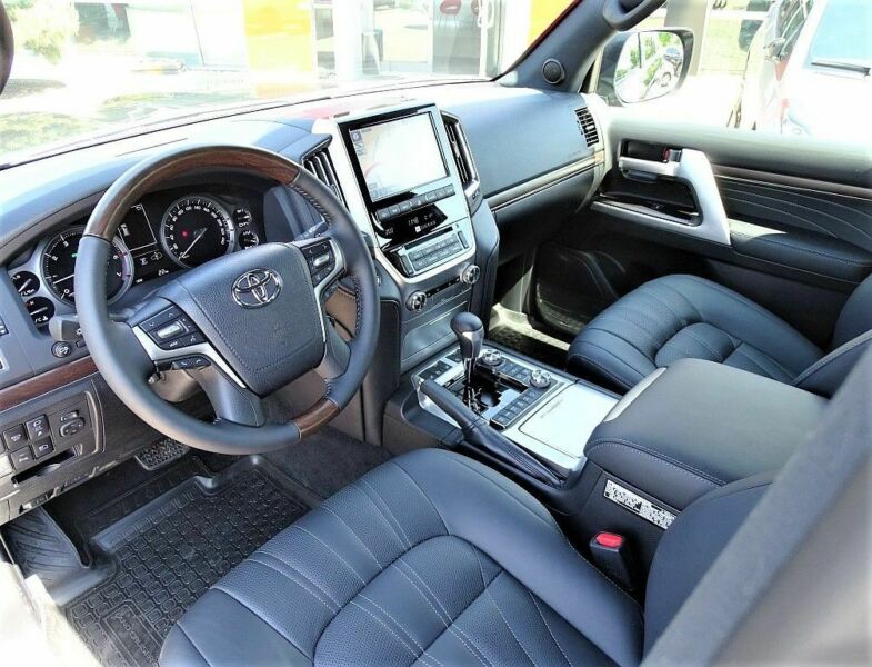 Toyota Land Cruiser LC200 4.6 V8 Executive Lounge