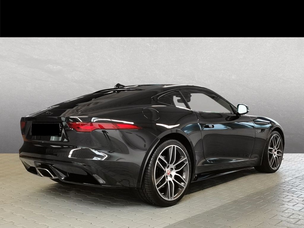 Jaguar F-Type P300 R-DYNAMIC