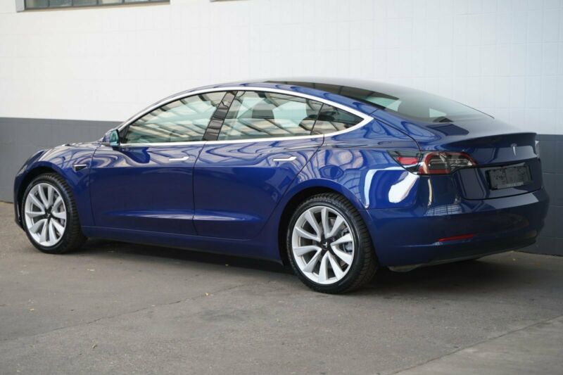 Tesla Model 3 Long Range AWD