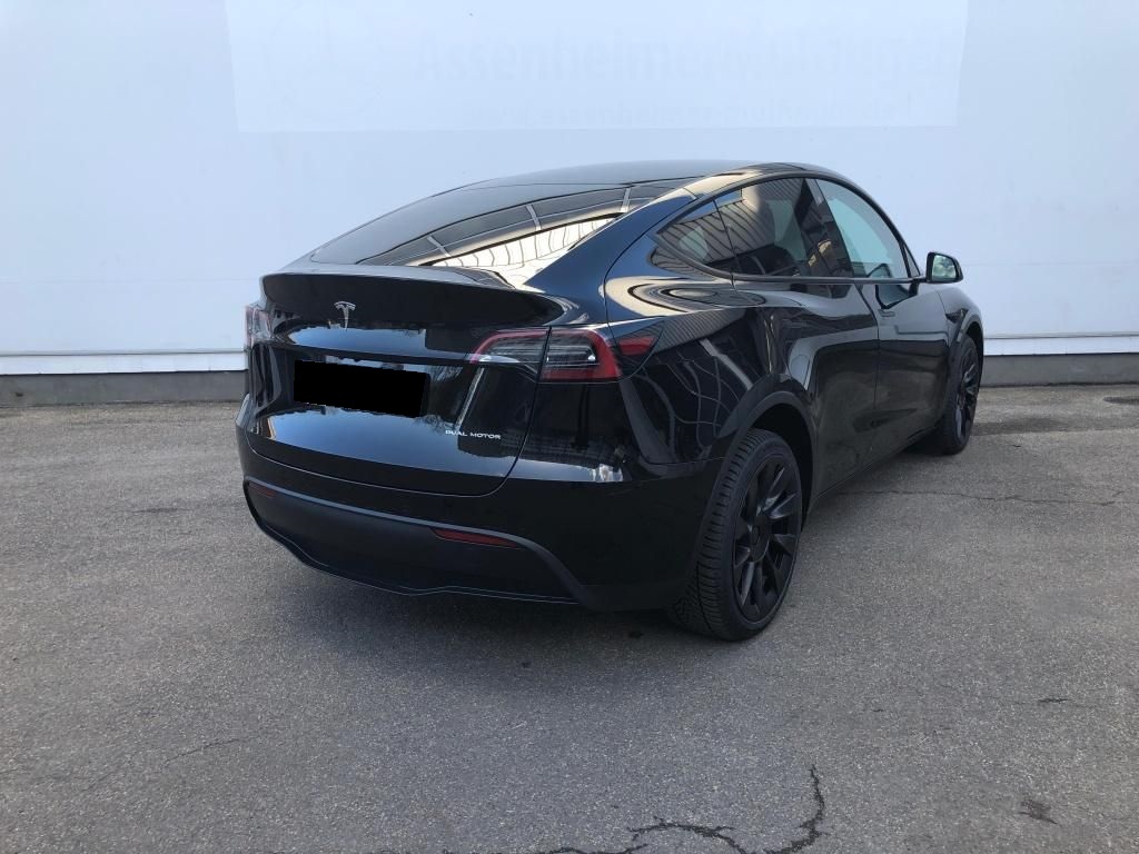 Tesla Model Y Long Range Dual AWD