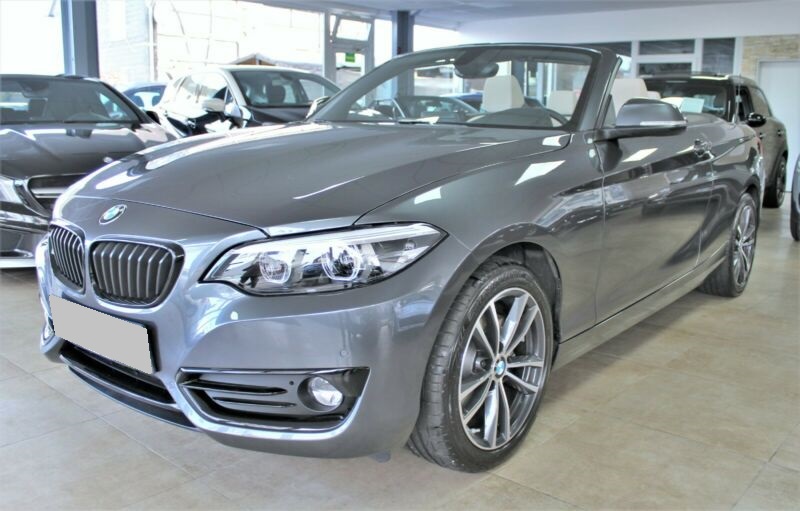 BMW 220i Sport Line