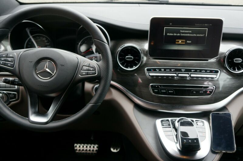 Mercedes-Benz V300d AMG Line ELWB VIP